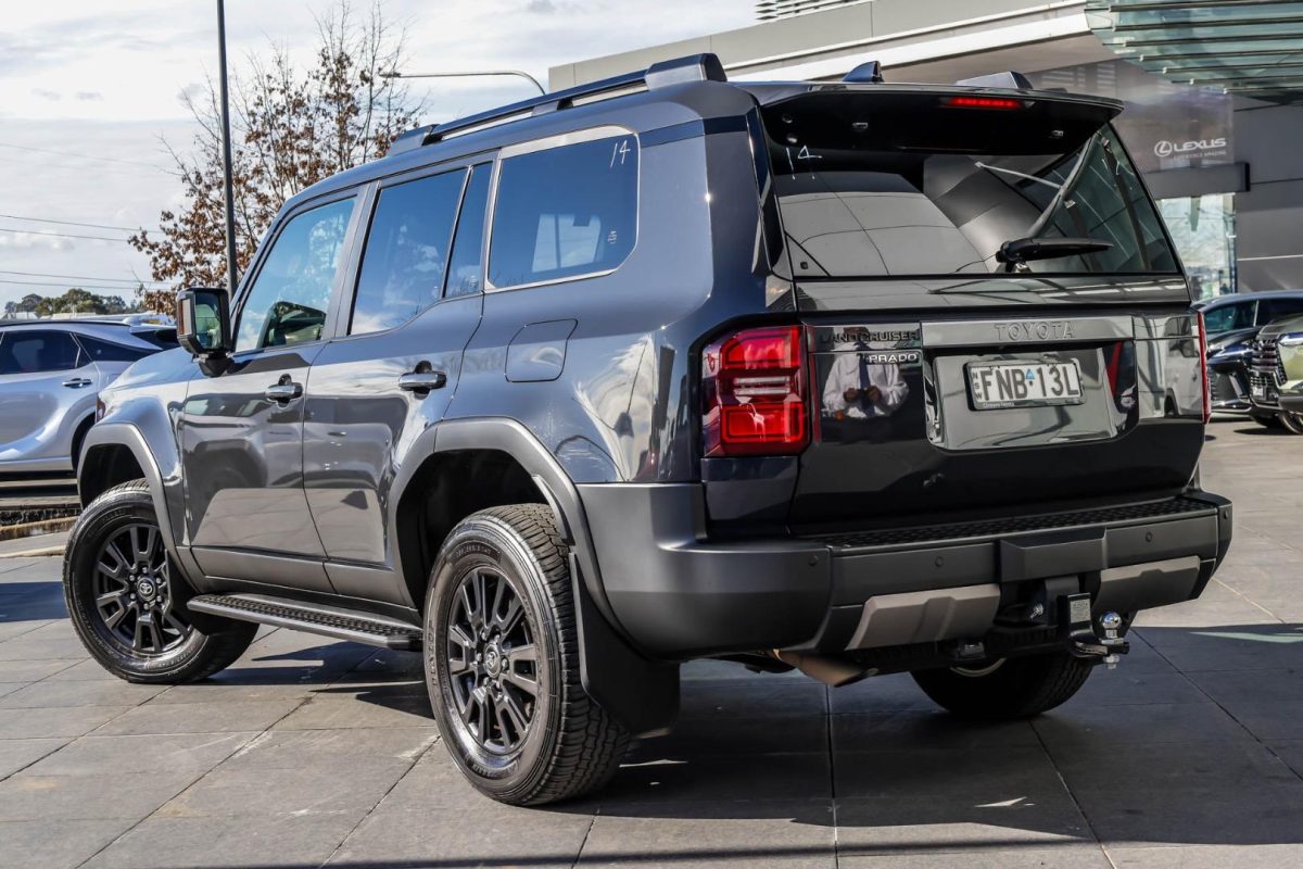 2024 Toyota Landcruiser Prado GXL