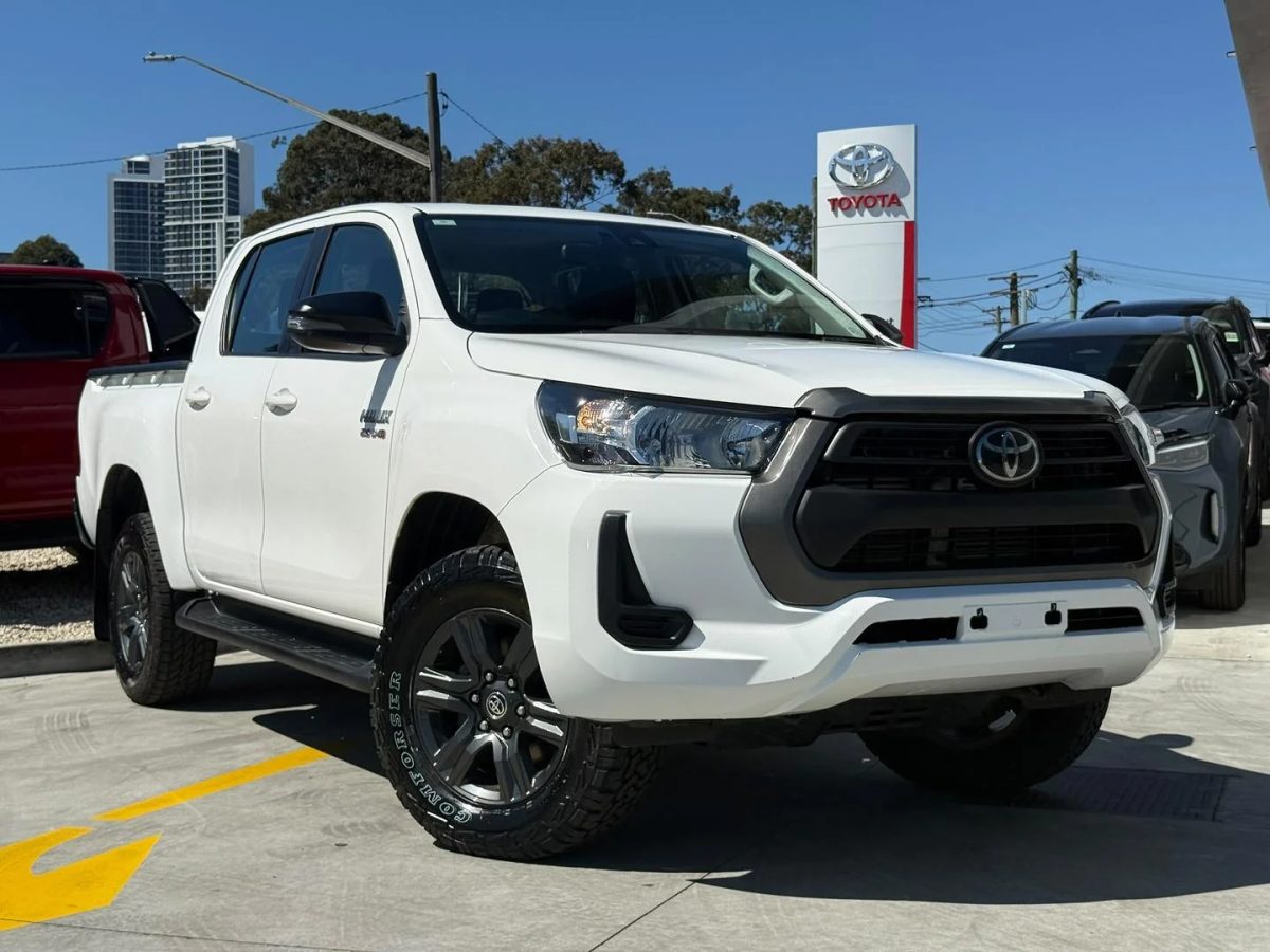 2022 Toyota HiLux 4x4 SR