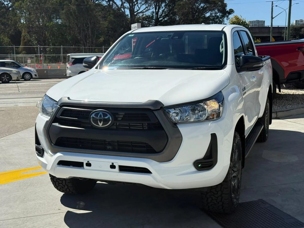 2022 Toyota HiLux 4x4 SR