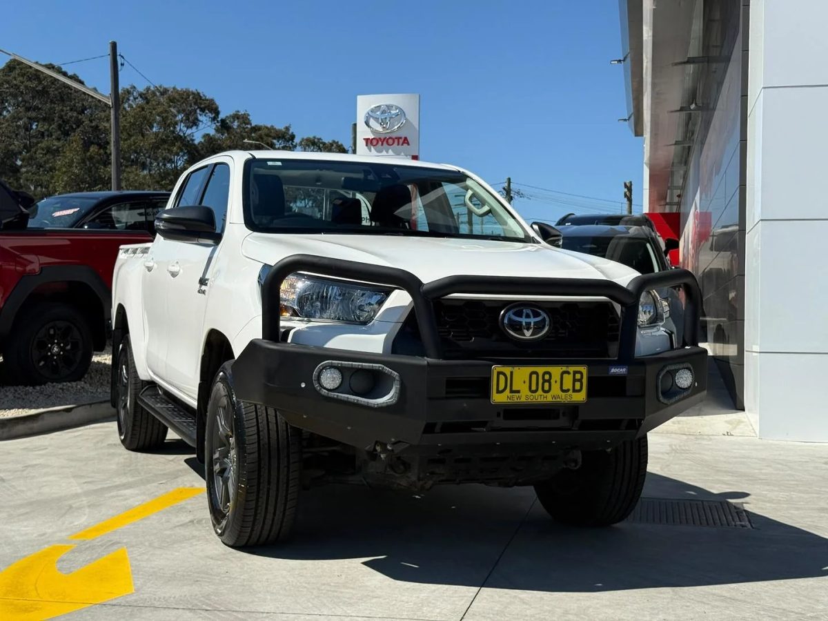 2024 Toyota HiLux 4x4 SR