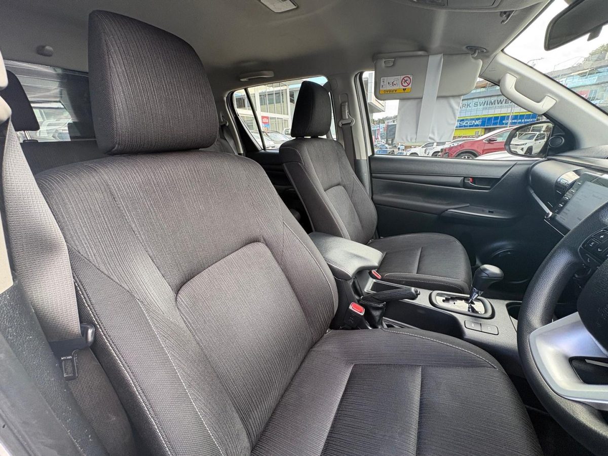2021 Toyota Hilux SR
