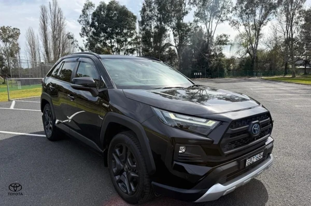 2023 Toyota RAV4 Edge