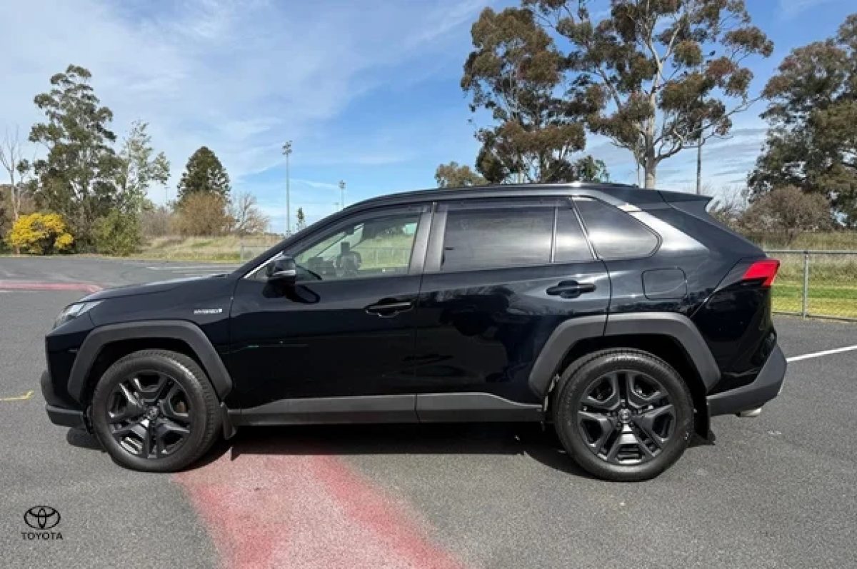 2023 Toyota RAV4 Edge