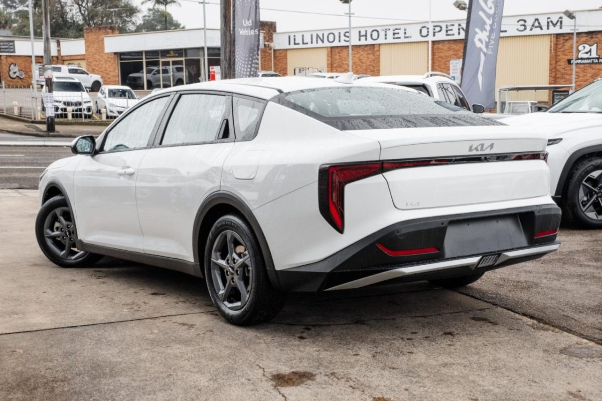 2025 Kia K4 S