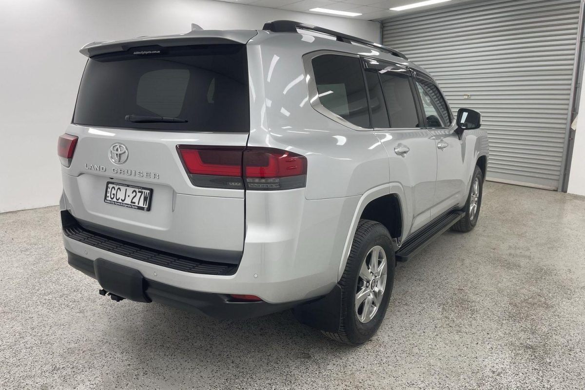 2022 Toyota Landcruiser VX
