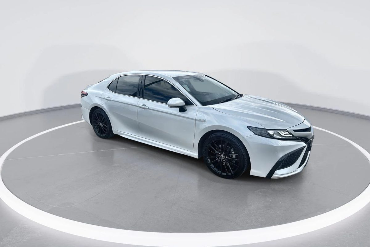 2021 Toyota Camry Hybrid SX
