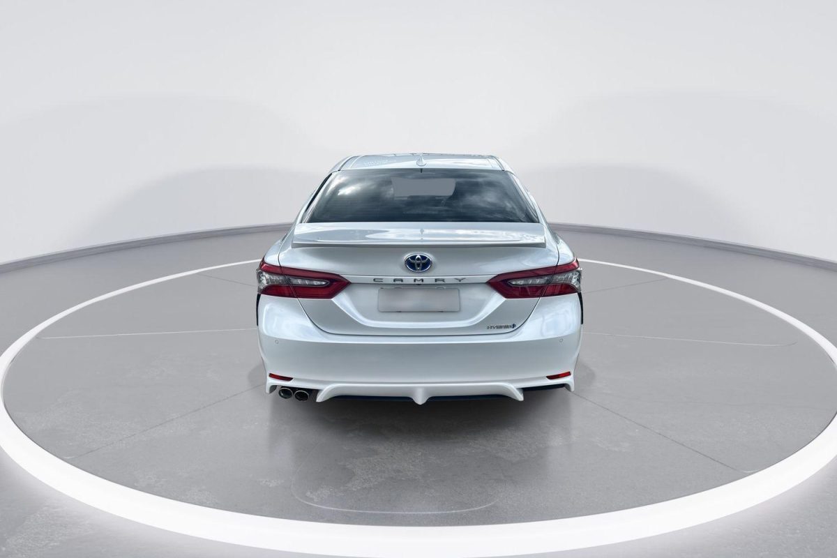 2021 Toyota Camry Hybrid SX