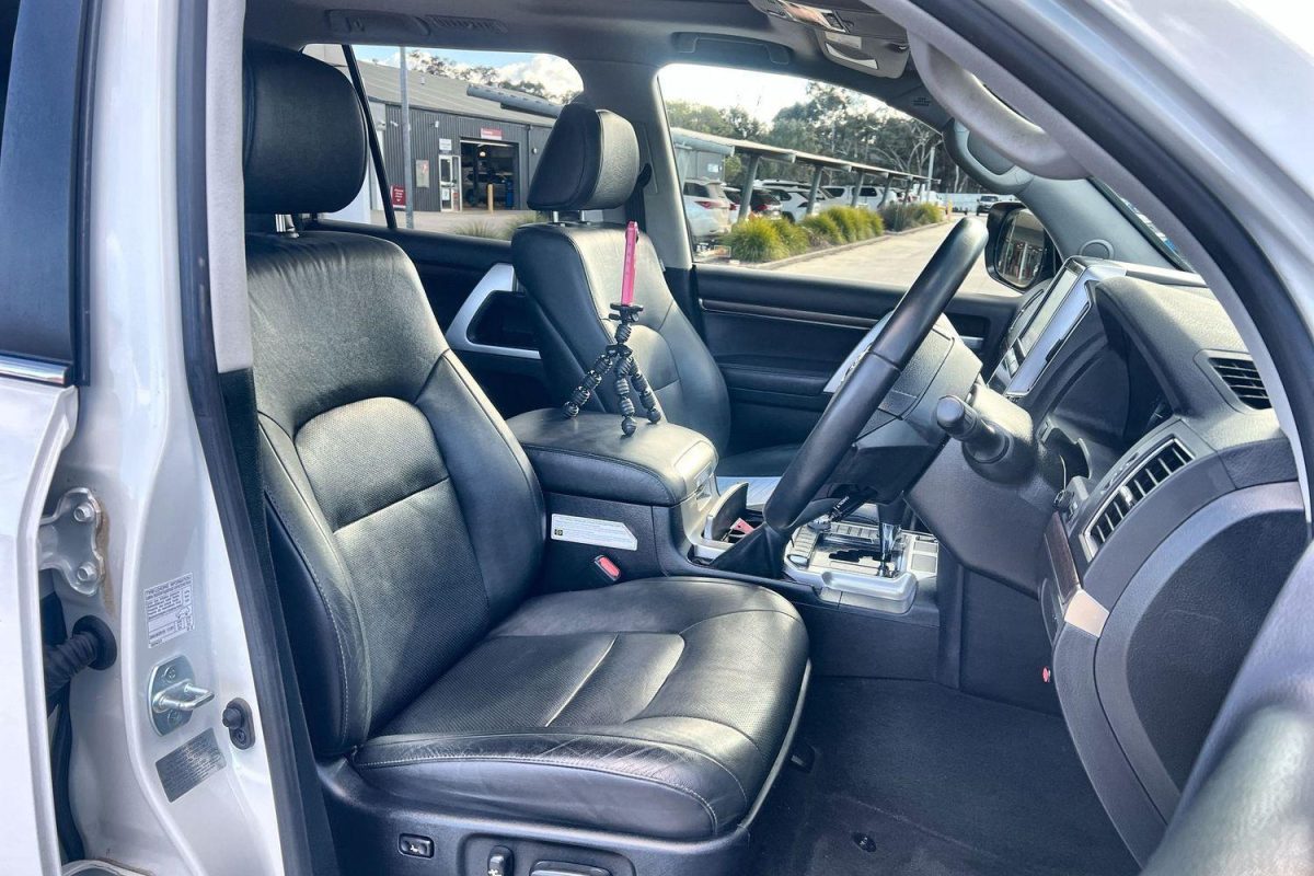 2021 Toyota Landcruiser VX