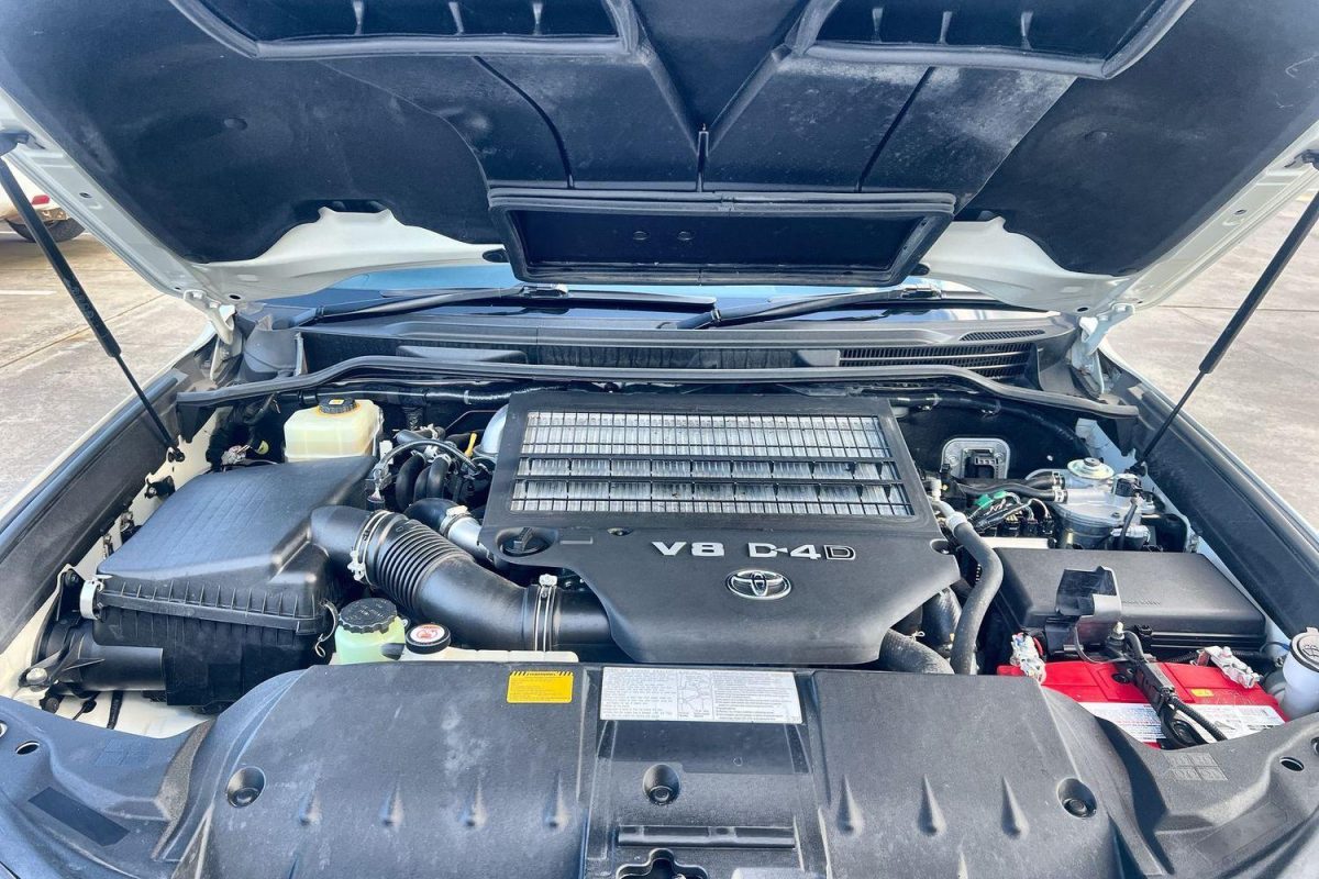 2021 Toyota Landcruiser VX