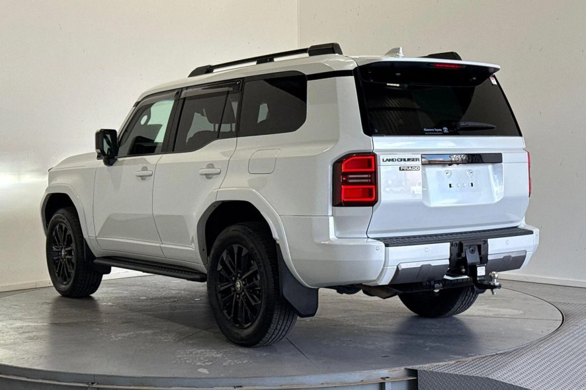 2025 Toyota Landcruiser Prado VX