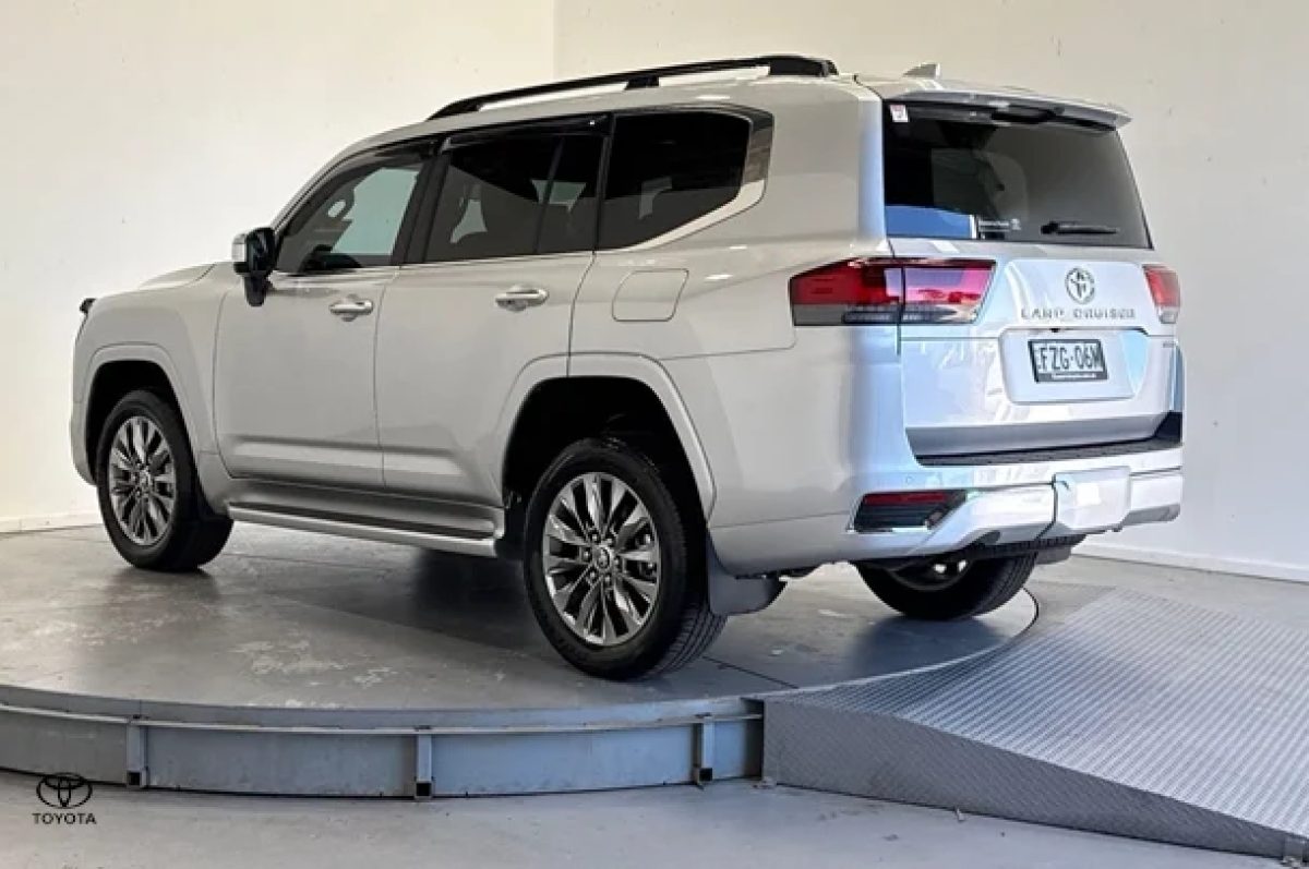 2026 Toyota Landcruiser Sahara ZX