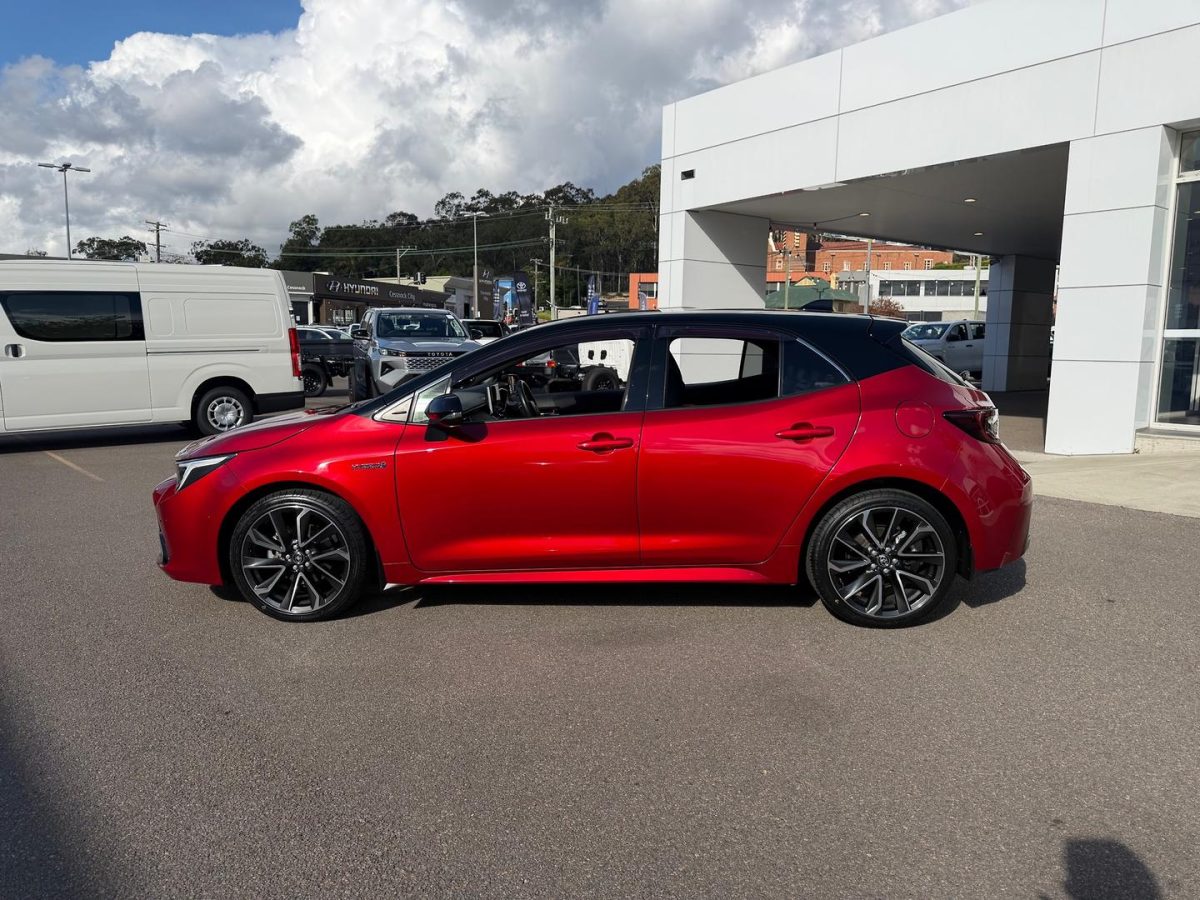 2024 Toyota Corolla Hatch Hybrid ZR