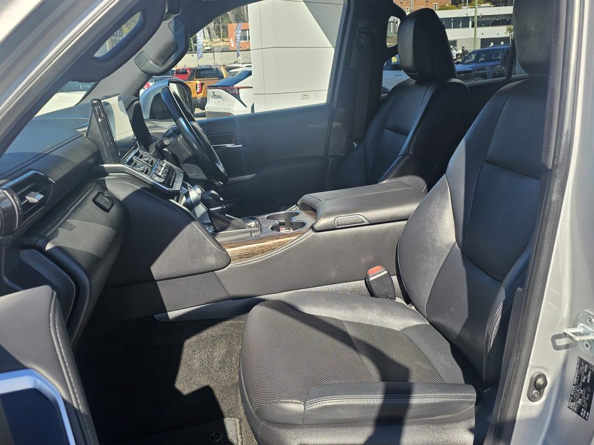2021 Toyota Landcruiser VX