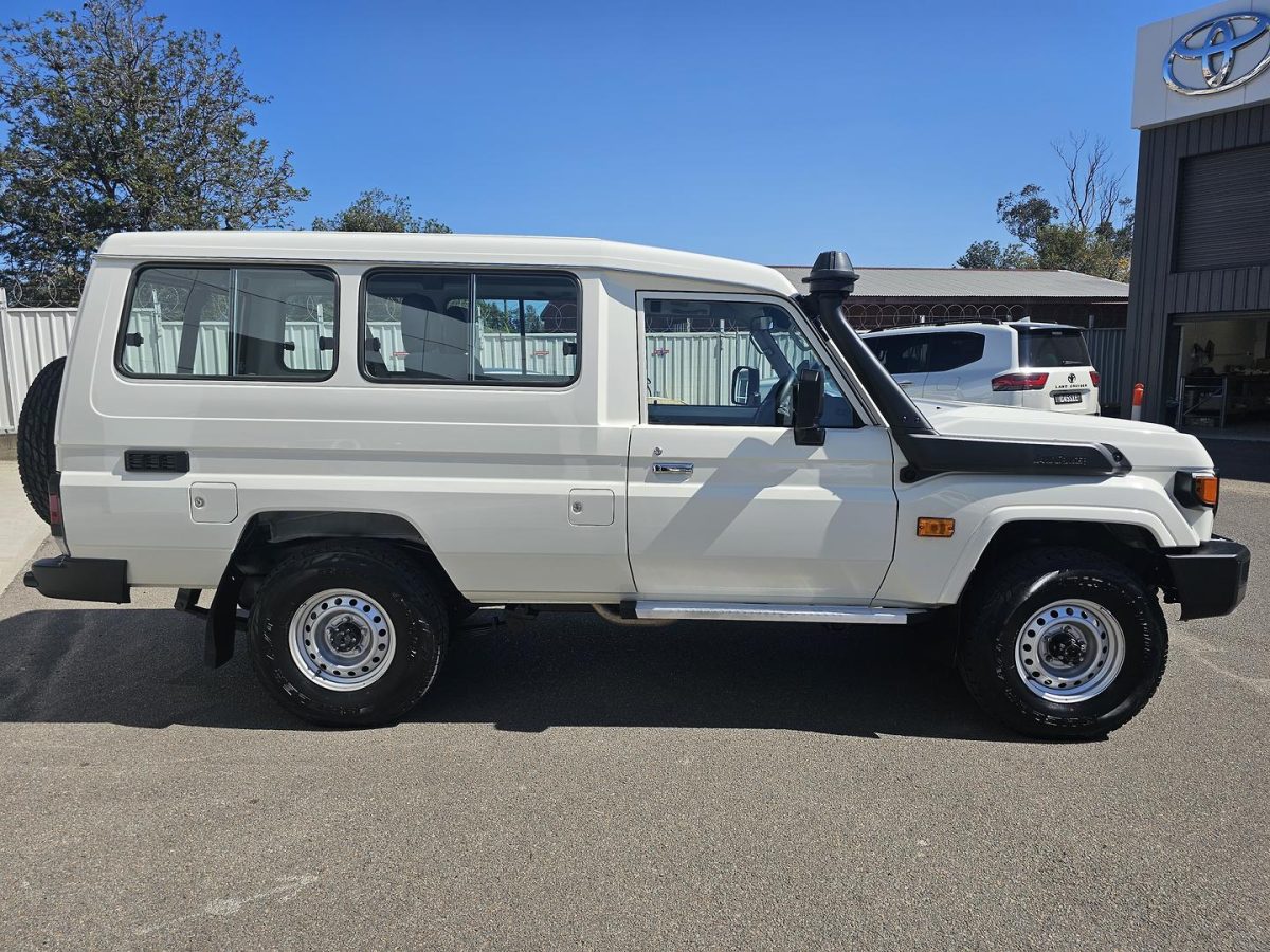 2024 Toyota LC Military GXL