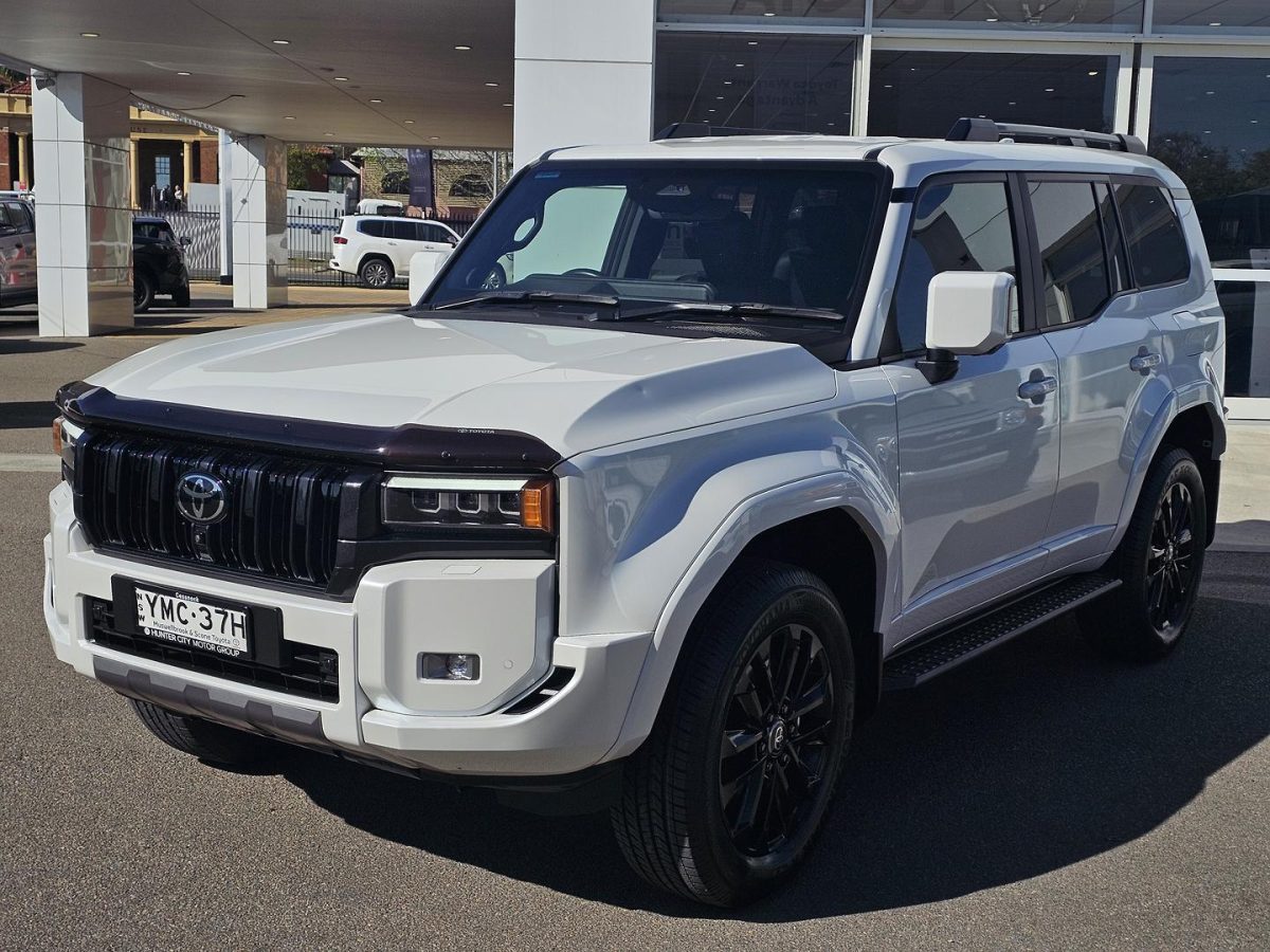 2024 Toyota Prado VX