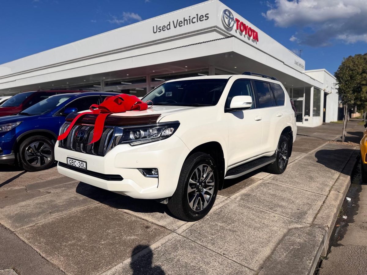 2023 Toyota Prado VX