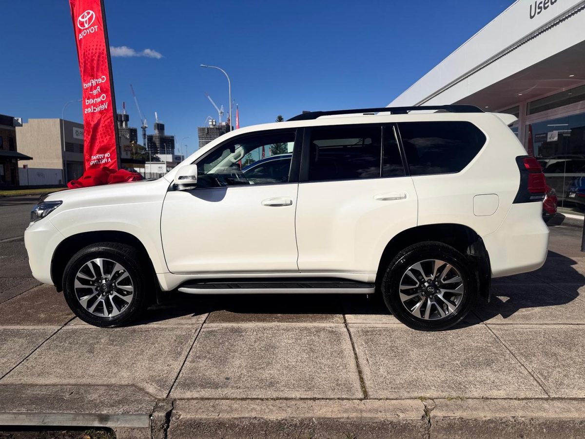 2023 Toyota Prado VX