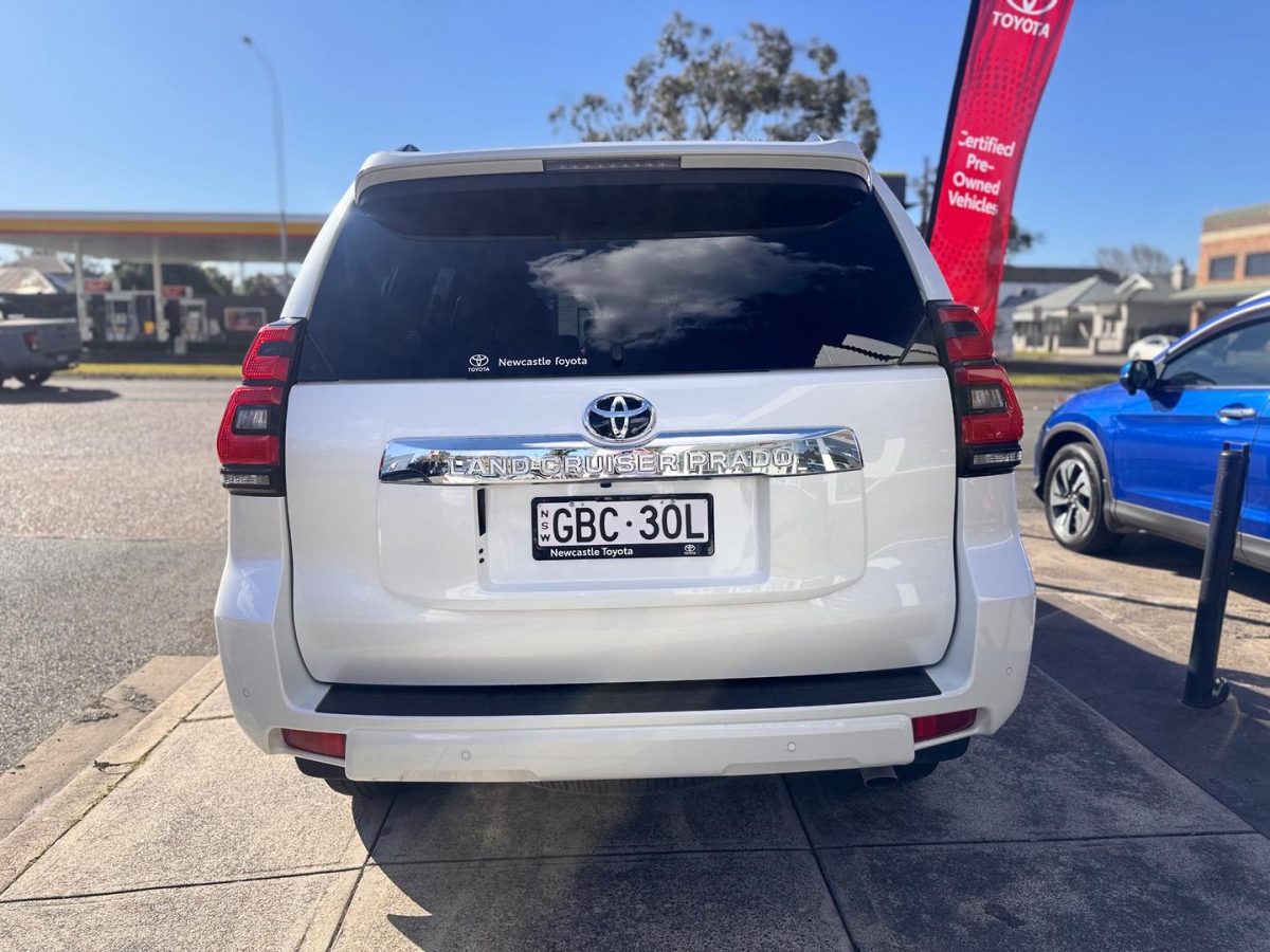 2023 Toyota Prado VX