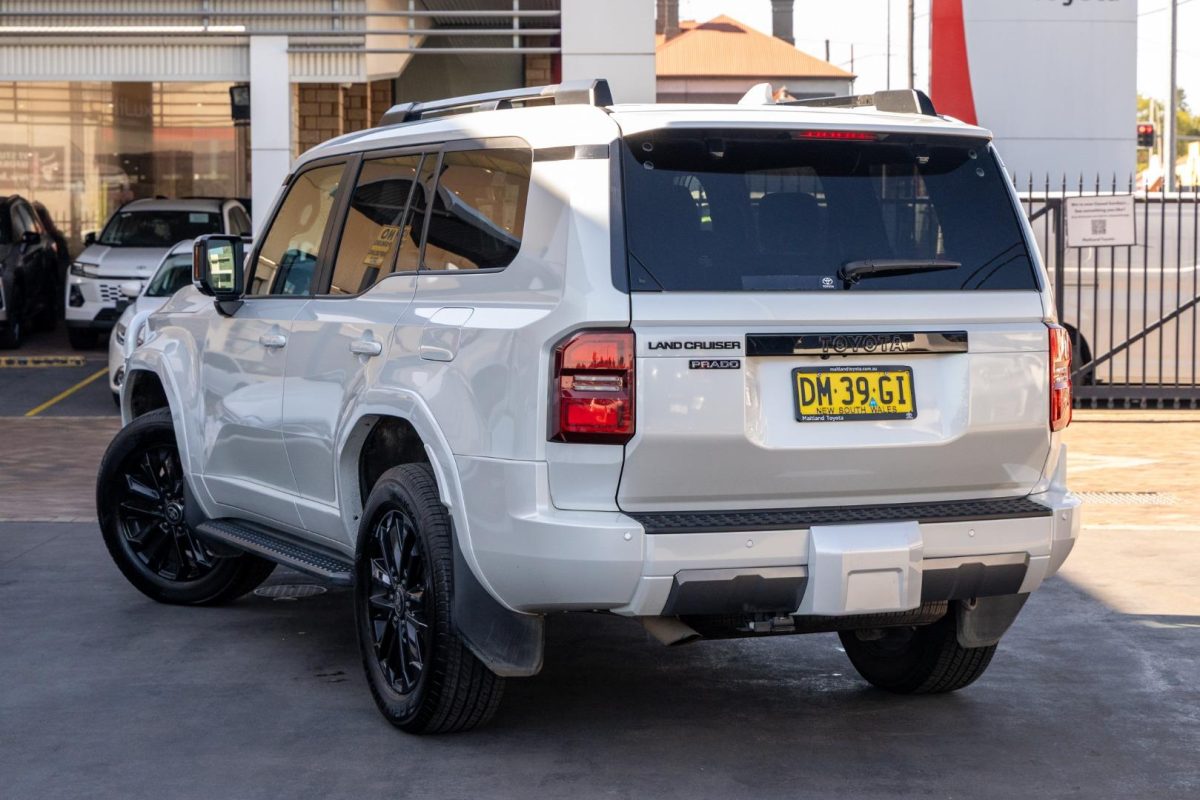 2024 Toyota Landcruiser Prado VX