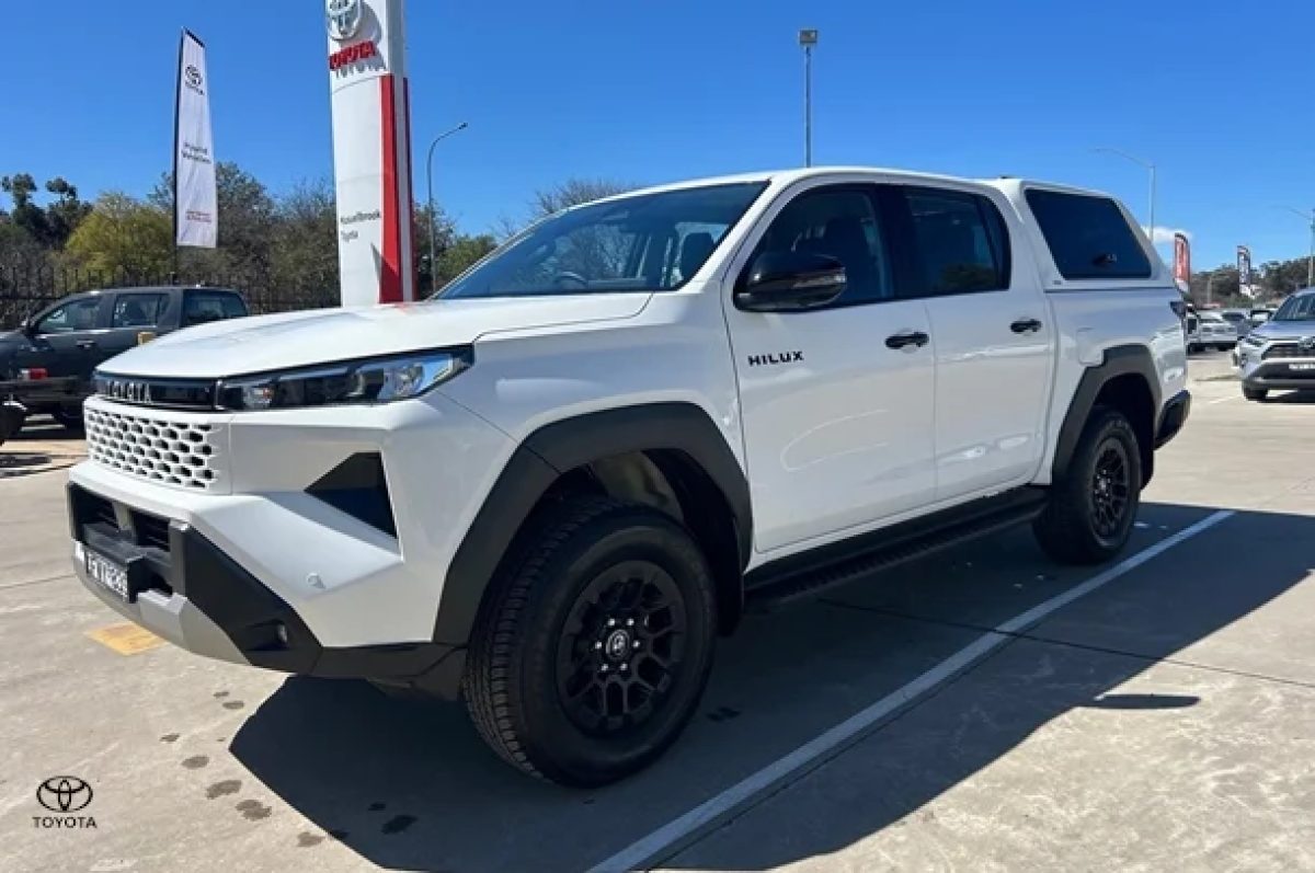 2026 Toyota Hilux SR 48V