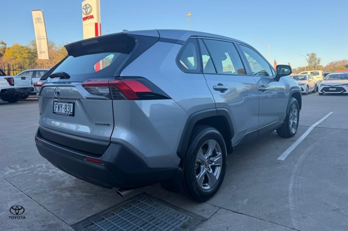 2022 Toyota RAV4 GX