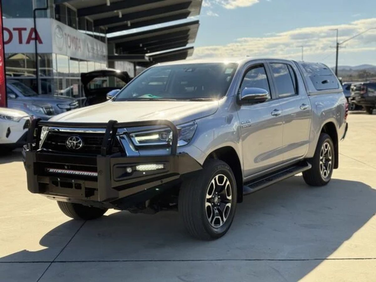 2023 Toyota Hilux 4x4 SR5