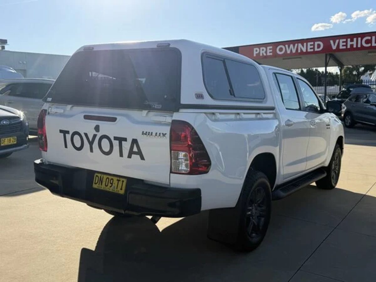 2025 Toyota Hilux 4x4 SR