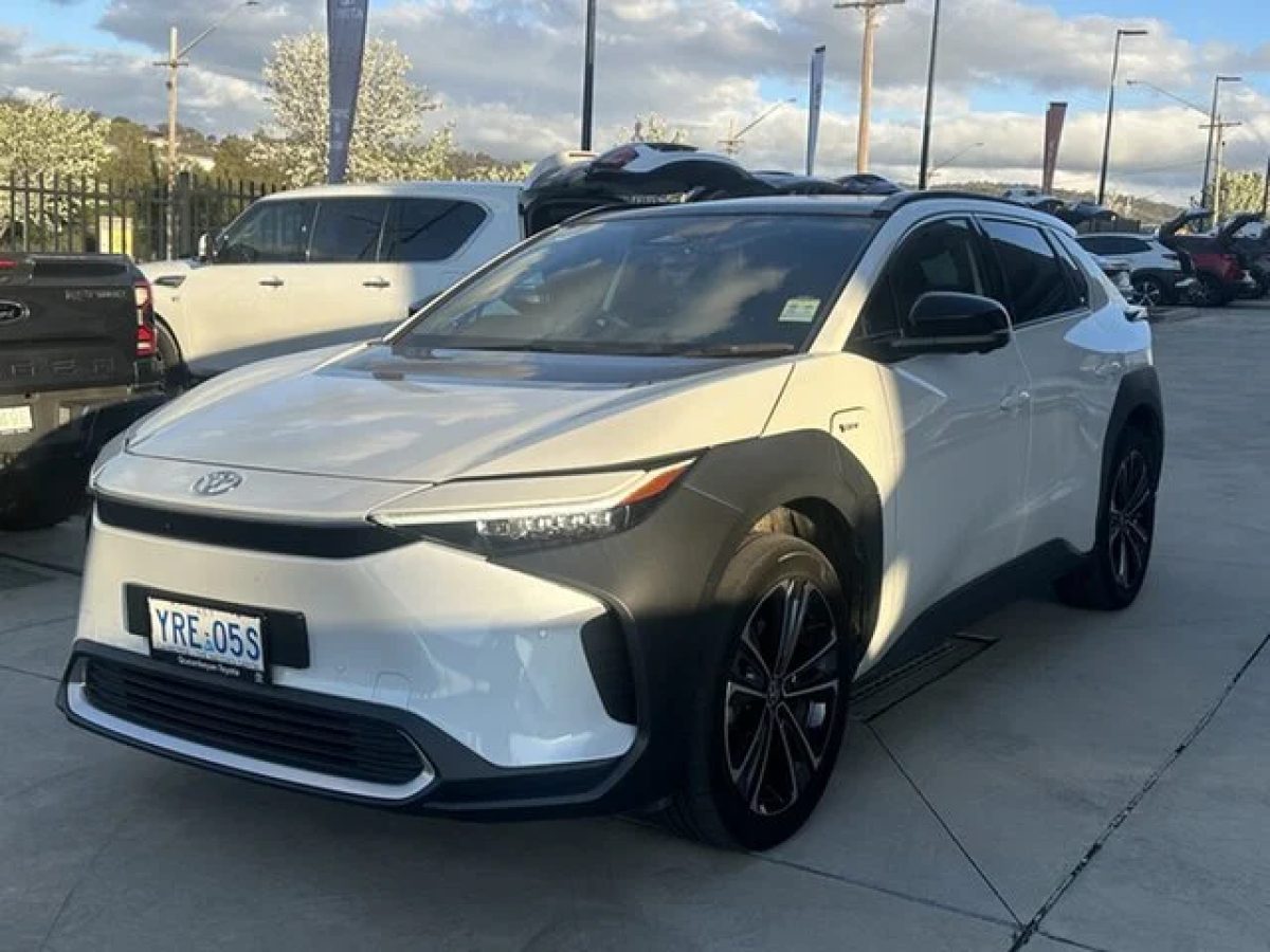 2024 Toyota bZ4x Standard AWD