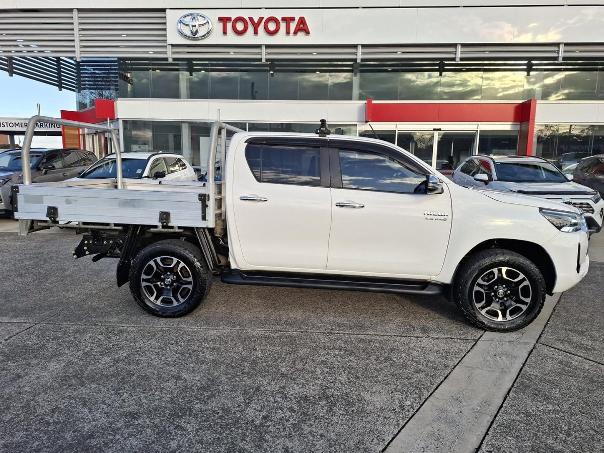 2021 Toyota Hilux SR5