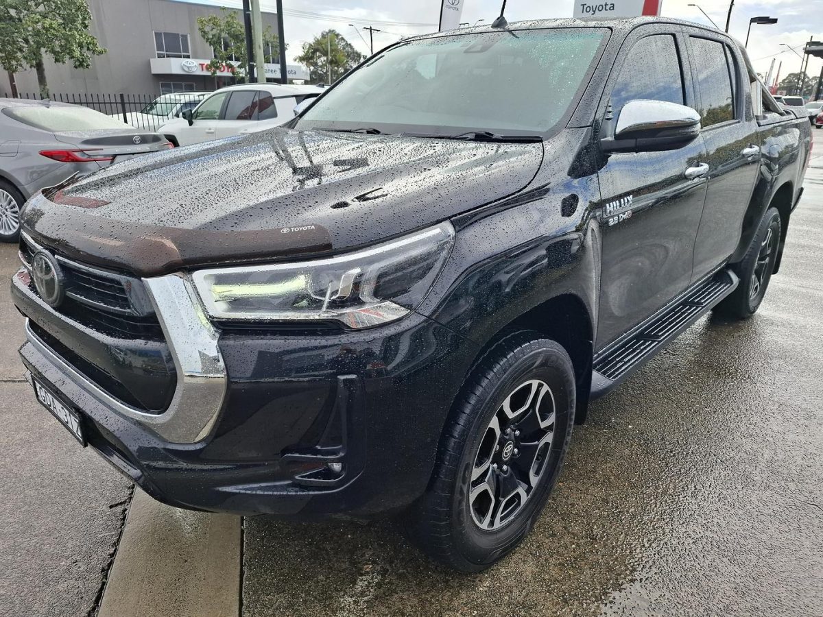 2021 Toyota Hilux SR5