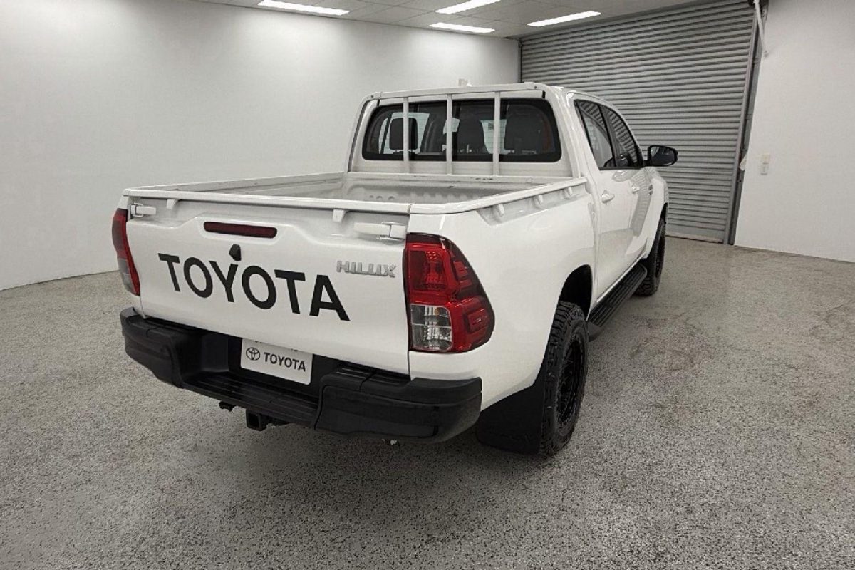 2025 Toyota Hilux 4x4 SR