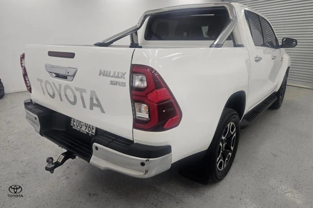 2021 Toyota Hilux SR5