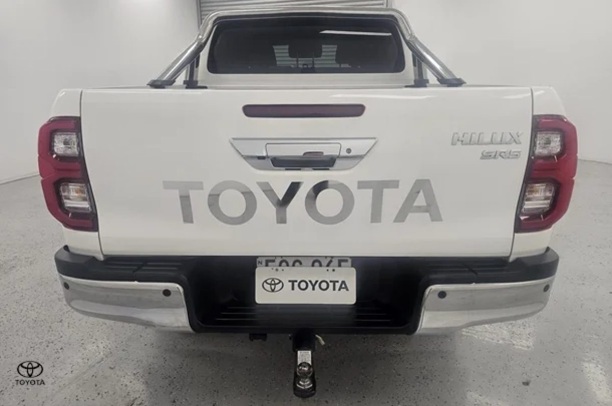 2021 Toyota Hilux SR5