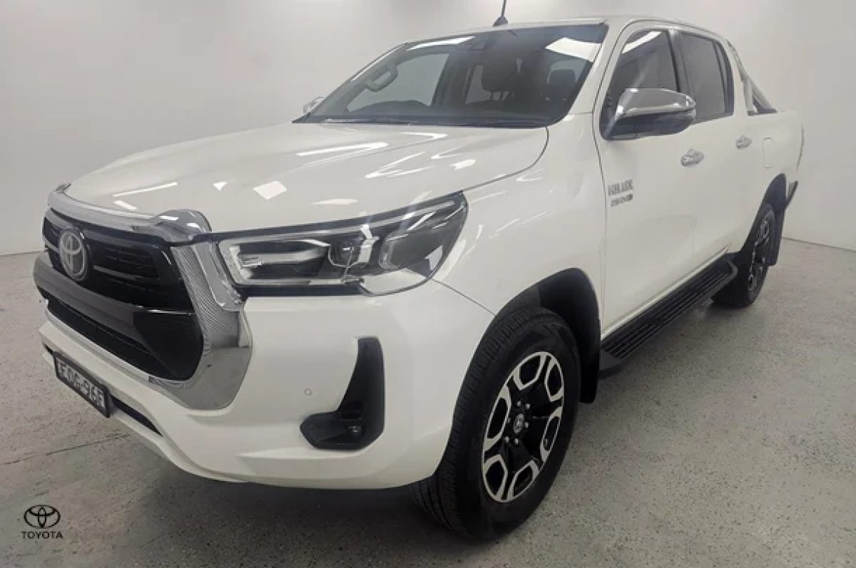 2021 Toyota Hilux SR5