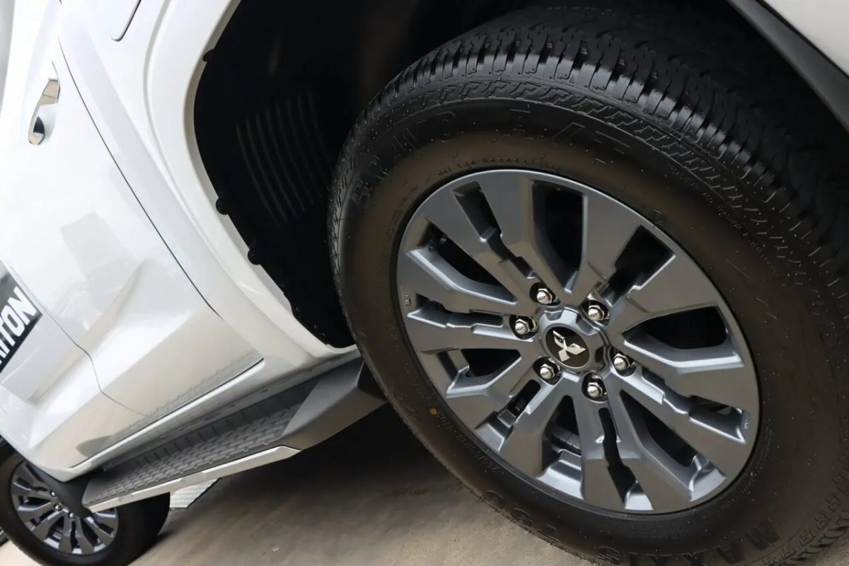 2025 Mitsubishi Triton MV MY25 GLS Pick-up Double Cab 4x4 White 6 Speed Sports Automatic Utility