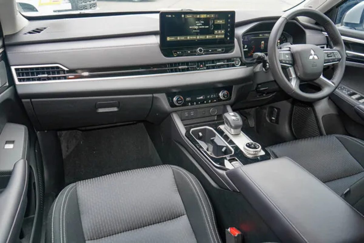 2025 Mitsubishi Outlander ZM MY25 LS 2WD Sterling Silver 8 Speed Constant Variable Wagon
