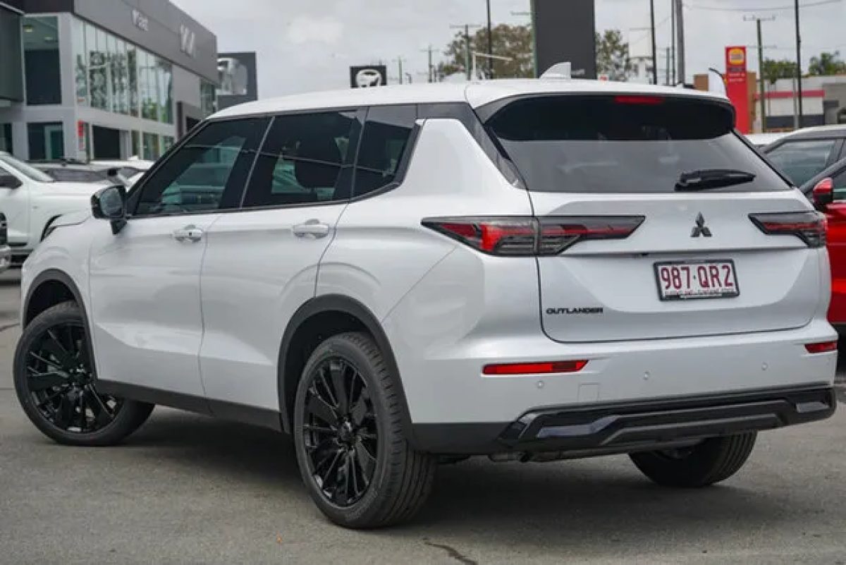 2026 Mitsubishi Outlander ZM MY26 Black Edition 2WD White Diamond 8 Speed Constant Variable Wagon