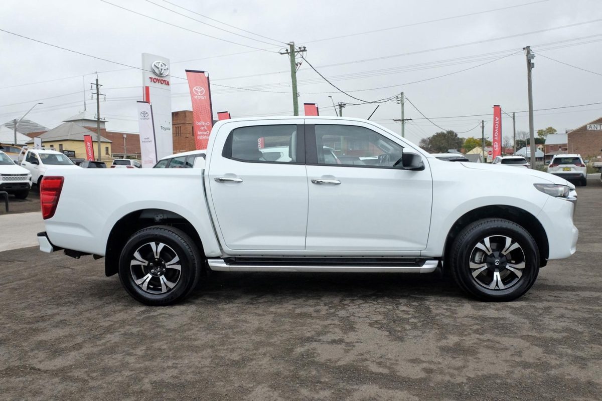 2023 MAZDA BT-50 XTR