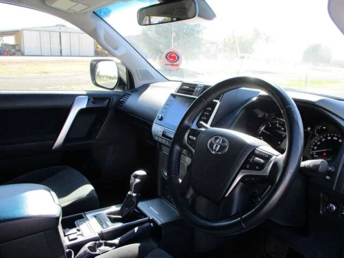 2023 Toyota Landcruiser Prado GXL