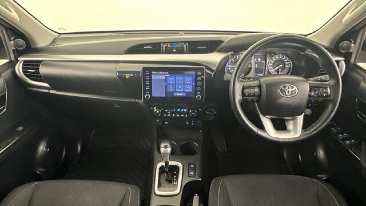 2021 Toyota Hilux SR5