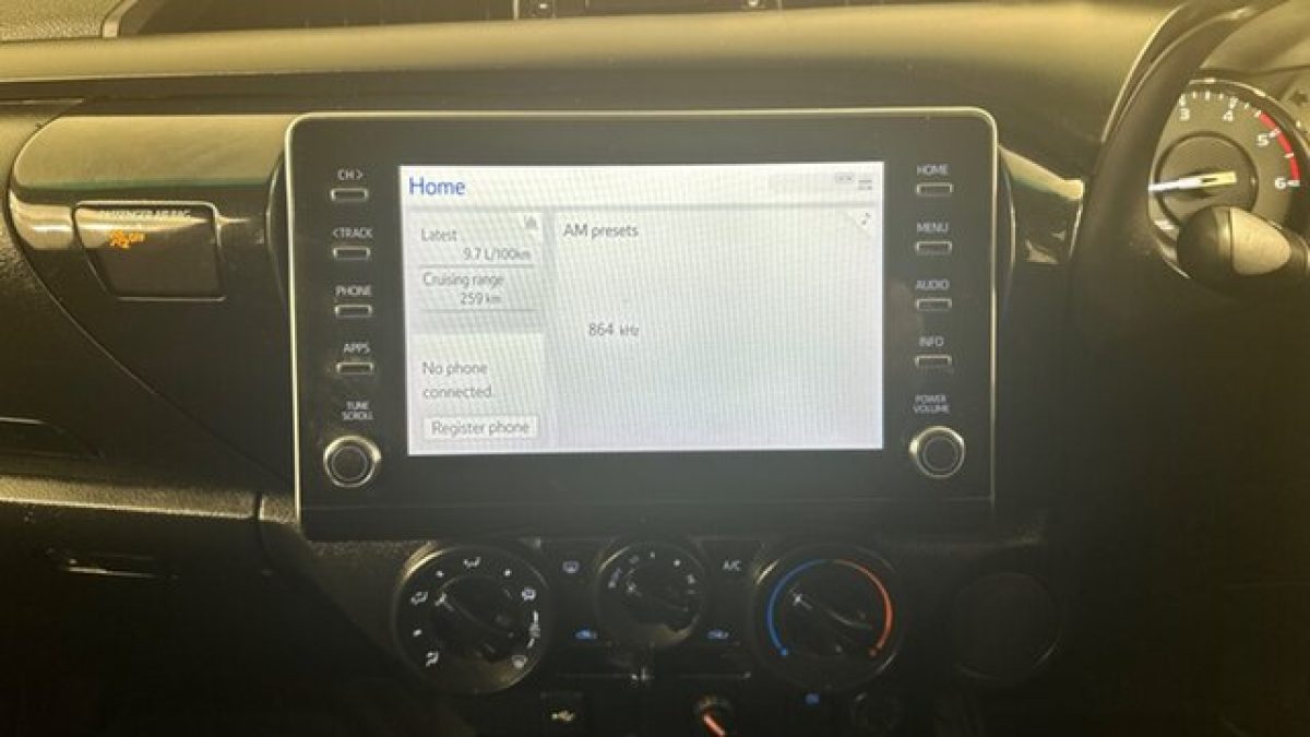 2023 Toyota Hilux SR