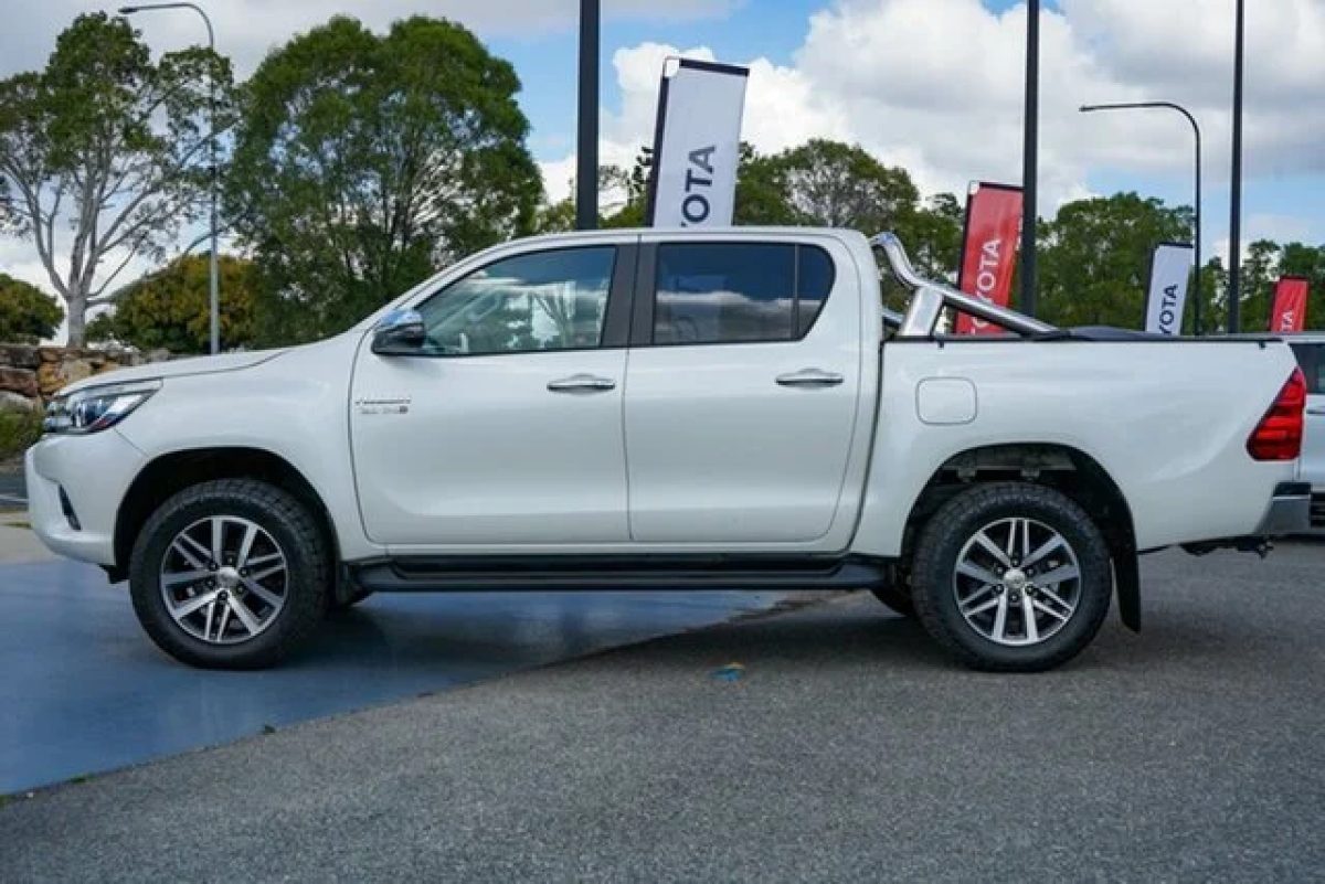 2018 Toyota HILUX SR5