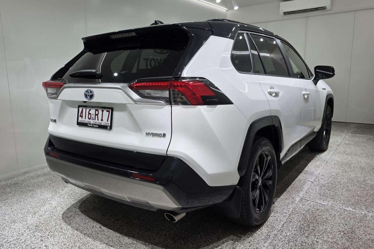 2024 Toyota RAV4 Hybrid XSE (2WD)