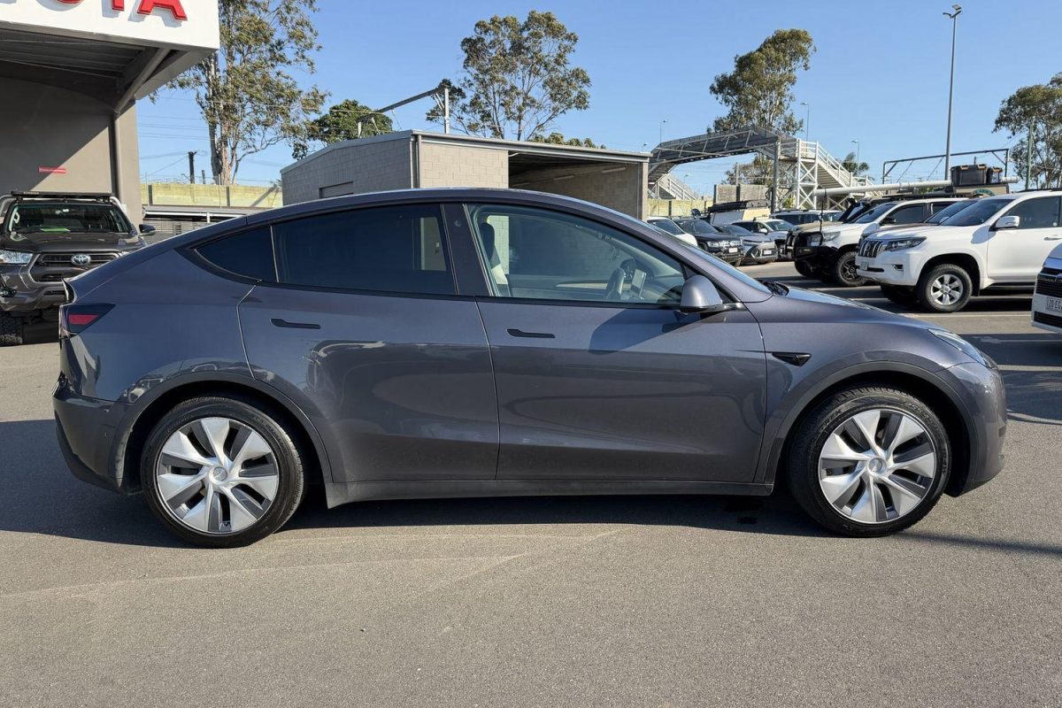 2023 Tesla Model Y Rear-Wheel Drive