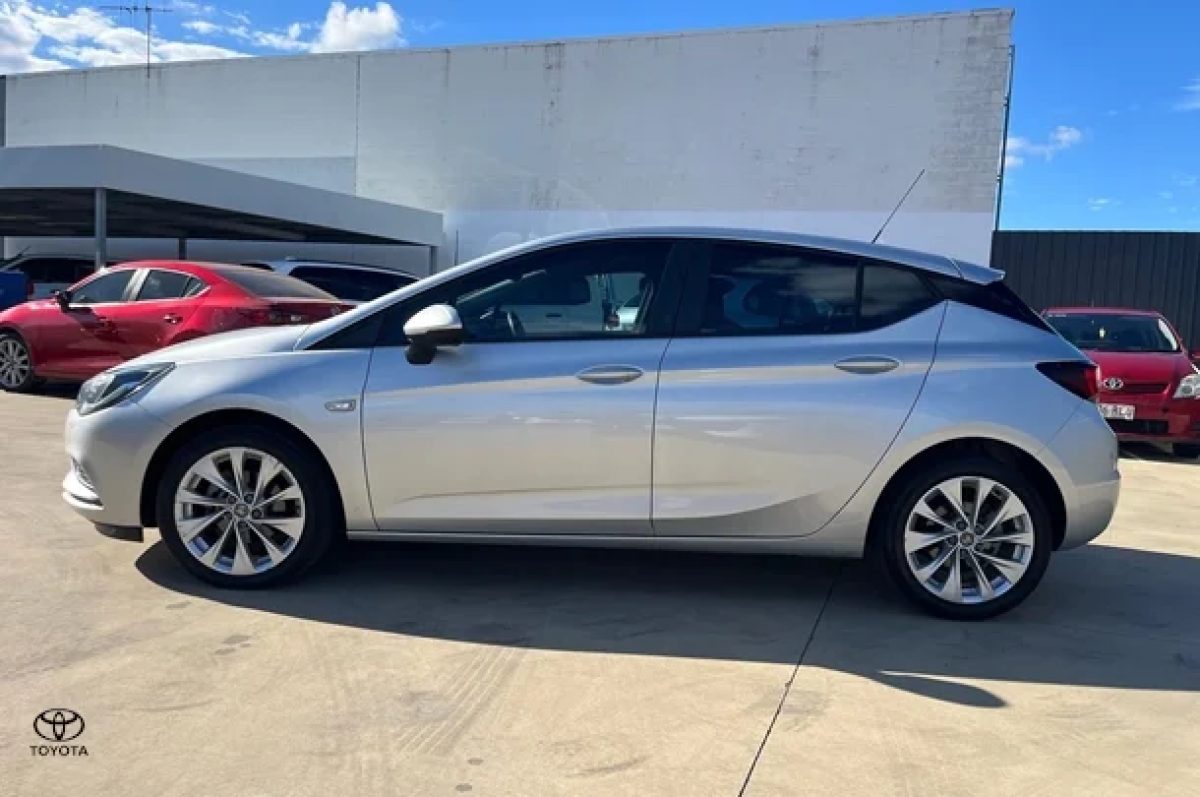 2018 Holden Astra R