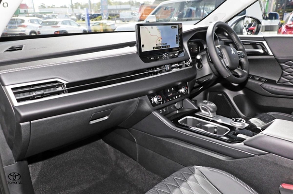 2026 Mitsubishi Outlander Exceed