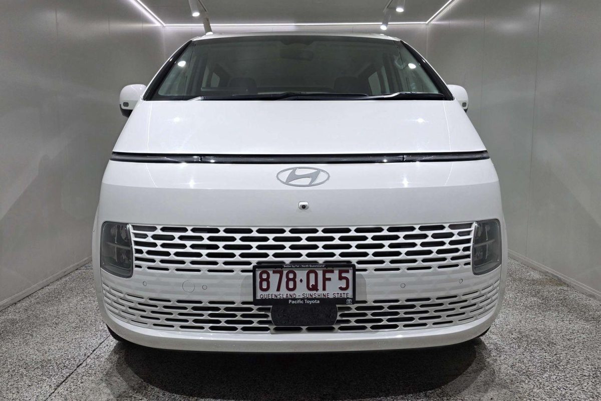 2024 Hyundai STARIA Base