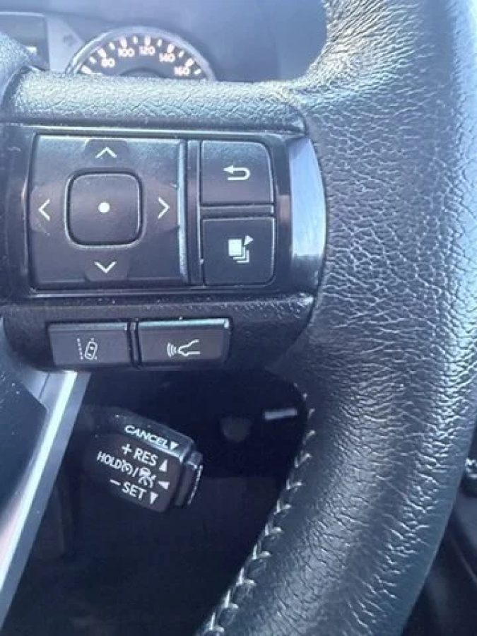 2023 Toyota Hilux SR5