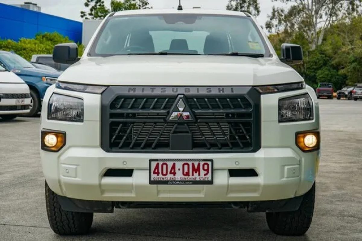 2025 Mitsubishi Triton MV MY25 GLX Double Cab 4x4 White 6 Speed Manual Cab Chassis