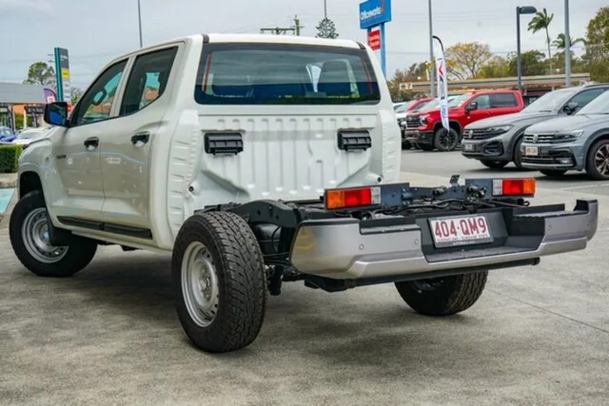 2025 Mitsubishi Triton MV MY25 GLX Double Cab 4x4 White 6 Speed Manual Cab Chassis
